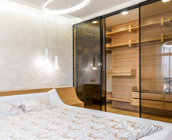 Who work in the hotel ?